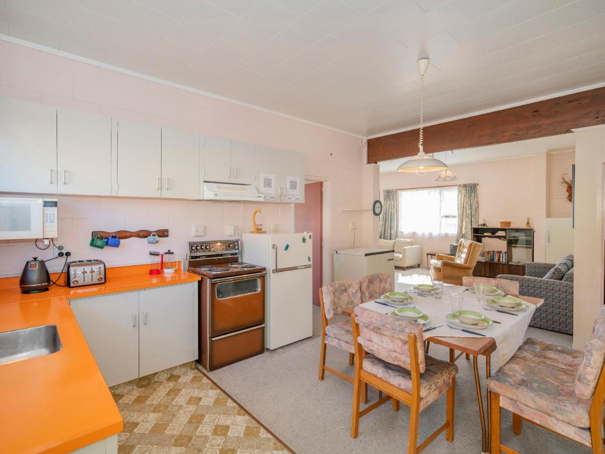 Cosy At Cooks - Cooks Beach Downstairs Unit Exterior photo