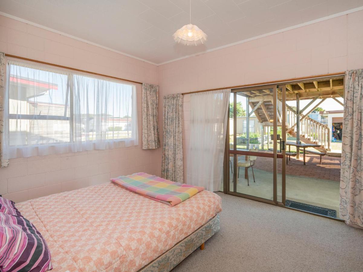 Cosy At Cooks - Cooks Beach Downstairs Unit Exterior photo