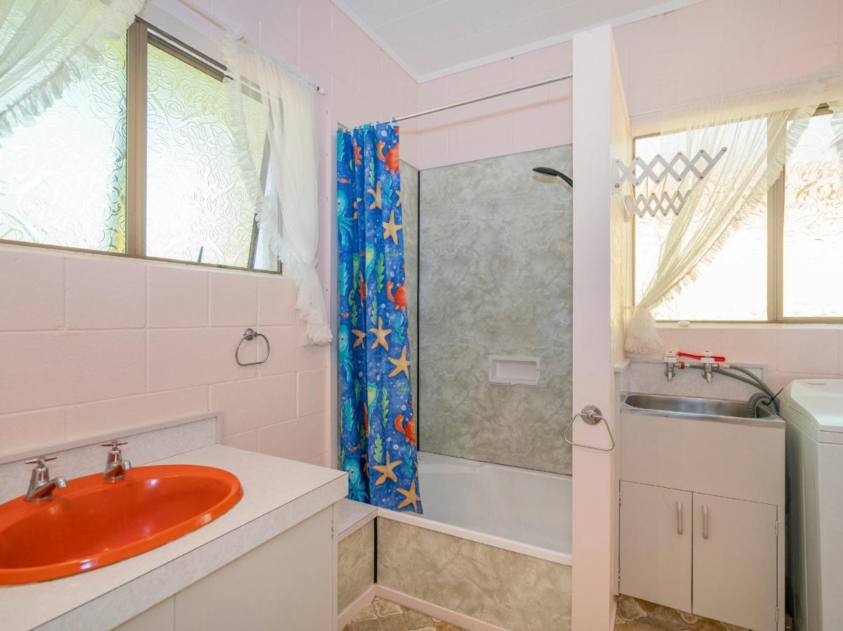 Cosy At Cooks - Cooks Beach Downstairs Unit Exterior photo